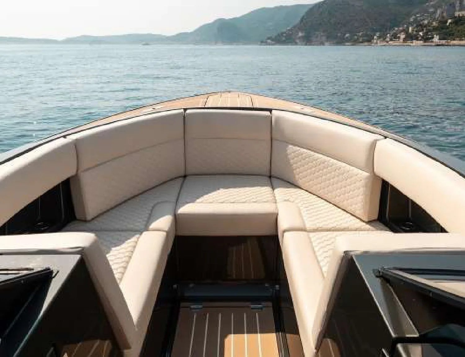 M/Y REBORN BOWRIDER 38 — photo 5 sur 6