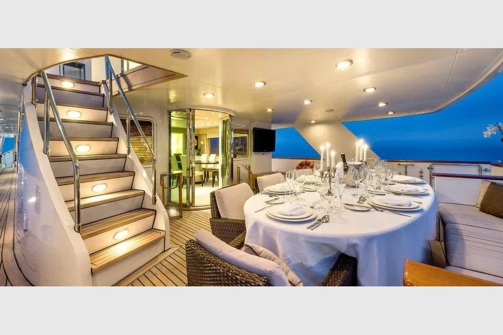 ROSSATO M/Y JOJO 132' — photo 4 sur 6